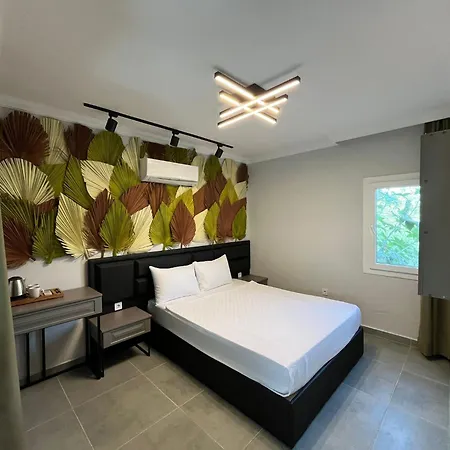 Lizbonia Hotel *