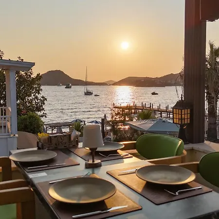 Lizbonia ホテル *